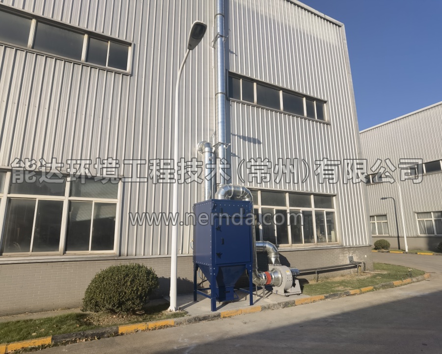 圖為我司定制的模塊濾筒除塵器整體外觀，采用模塊化設(shè)計(jì)，結(jié)構(gòu)緊湊，安裝便捷。