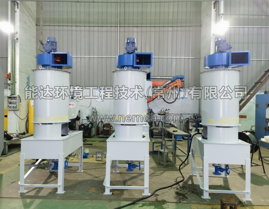 車(chē)間內(nèi)打磨濕式除塵一體機(jī)裝配作業(yè)的現(xiàn)場(chǎng)照片1